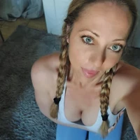 Laurasexywomen लाइव वीडियो चैट