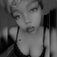 Naughty Izzy Videochat dal vivo