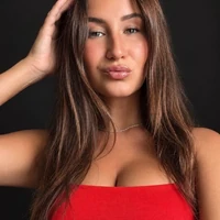 Laura लाइव वीडियो चैट