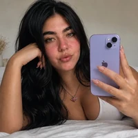 Elizabeth Live-Video-Chat